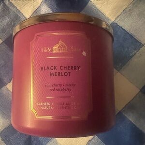 White Barn Black Cherry Merlot Candle - Rich Red